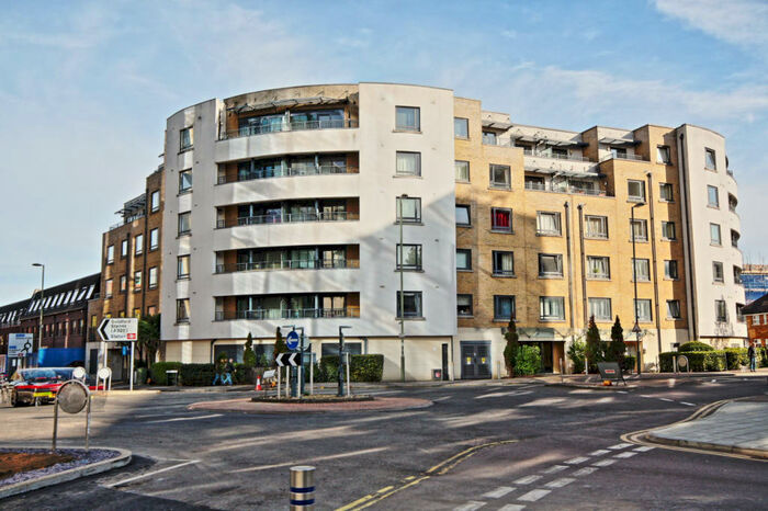 2 Bedroom Flat To Rent In Stanley Road, Woking, GU21