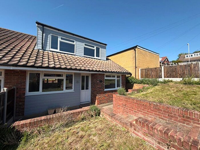 4 Bedroom Semi Detached House For Sale In Biddenden Way, Istead Rise, Gravesend, Kent, DA13