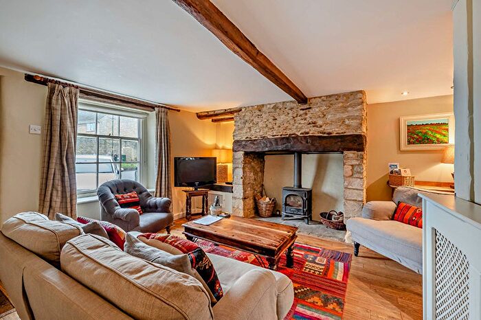 2 Bedroom Terraced House For Sale In Oak Street, Lechlade, Gloucestershire, GL7