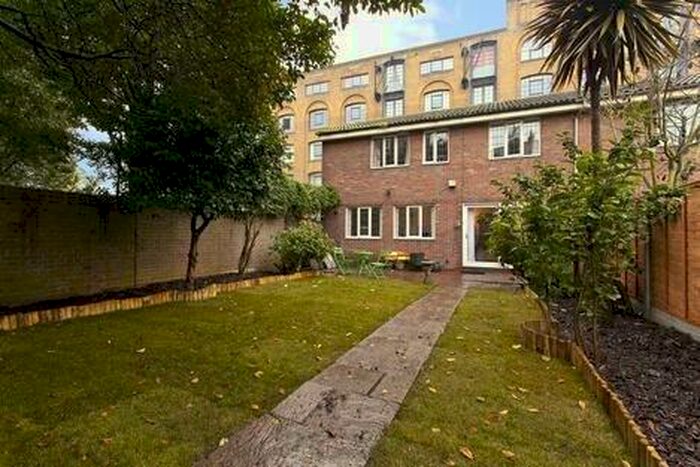 4 Bedroom End Of Terrace House To Rent In Forbes Street, London, E1
