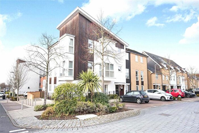 2 Bedroom Apartment To Rent In Lindisfarne Way, Reading, Berkshire, RG2