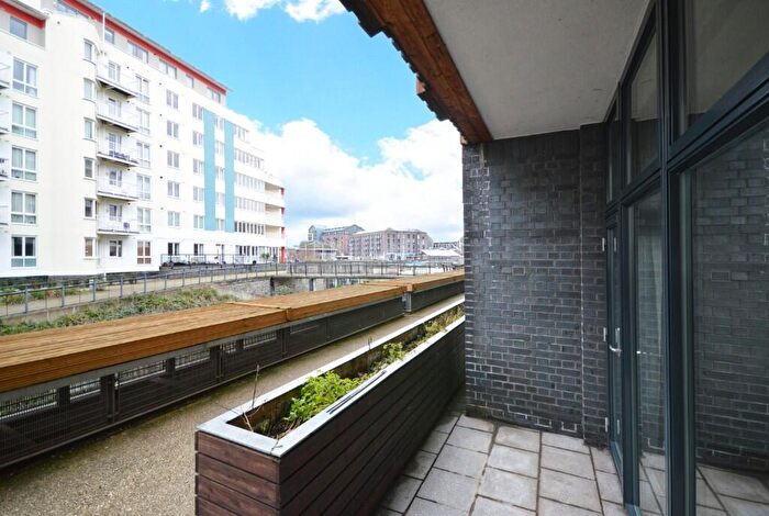 2 Bedroom Flat To Rent In Millennium Promenade, Bristol, BS1