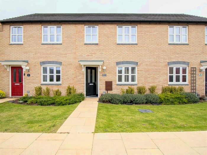 3 Bedroom Semi-Detached House To Rent In Spring Close, West Bridgford, Nottingham, Nottinghamshire, NG2