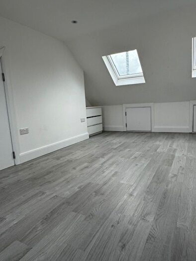 3 Bedroom Flat To Rent In Hertford Road, Edmonton, N9