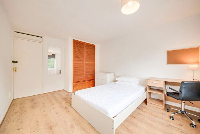 3 Bedroom Flat To Rent In Longmeadow Way, Canterbury, CT2