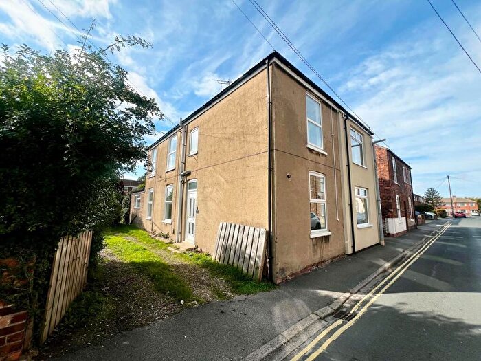 2 Bedroom Semi-Detached House To Rent In Norwood Grove, Beverley, East Riding Of Yorkshire, Uk, HU17