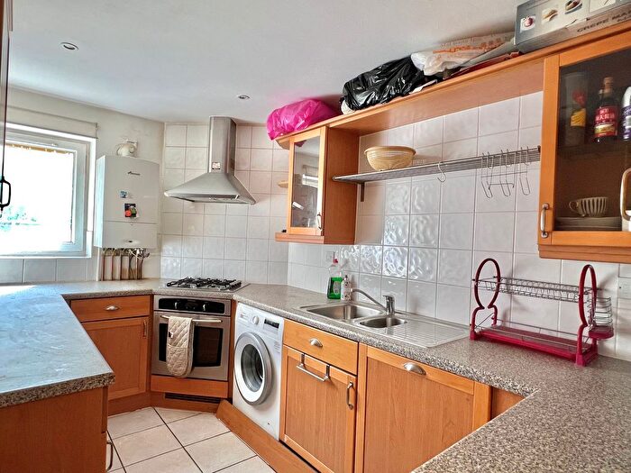 1 Bedroom Flat To Rent In Woodland Crescent, London, SE16