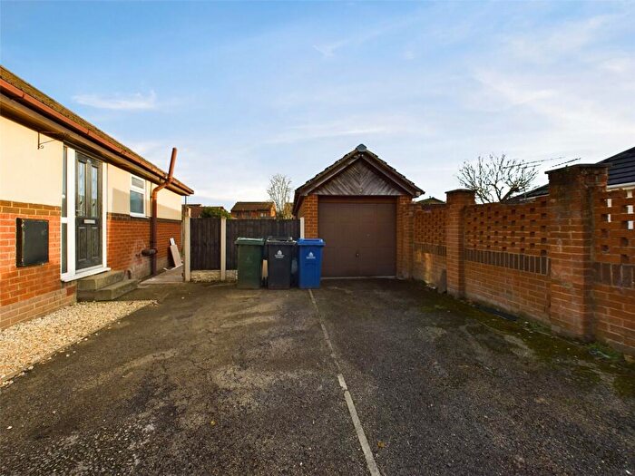 2 Bedroom Bungalow To Rent In Brampton Lane, Armthorpe, Doncaster, South Yorkshire, DN3
