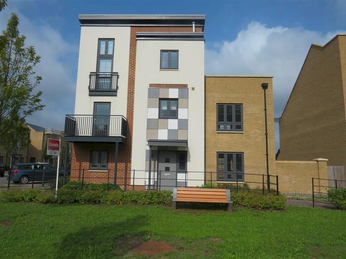 4 Bedroom Detached House To Rent In Newtown Road, Ashford, TN24