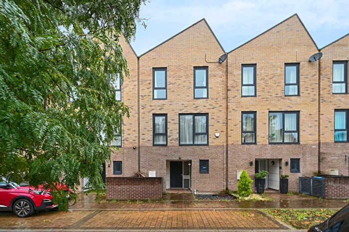 3 Bedroom Town House To Rent In Sandpiper Drive, Harrow, HA2