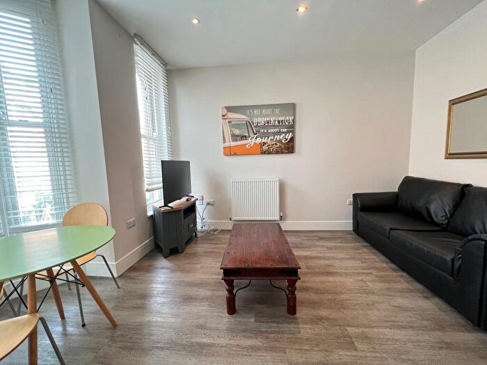 3 Bedroom Apartment To Rent In Flat, Derby Road, Nottingham, NG1