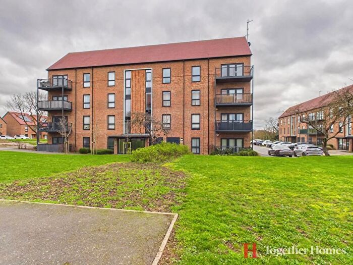 2 Bedroom Flat For Sale In Gladiator Way, Hornchurch, RM12