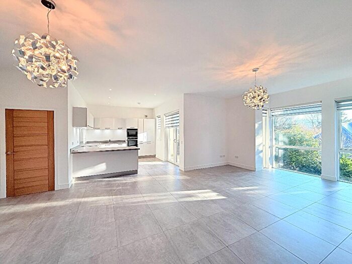 3 Bedroom Flat For Sale In Flat - B Arnothill House, Arnothill, Falkirk, FK1