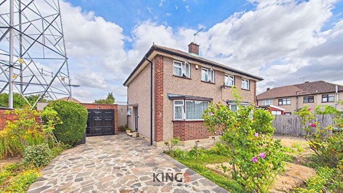 3 Bedroom Semi-Detached House For Sale In Vernon Avenue, Enfield, EN3