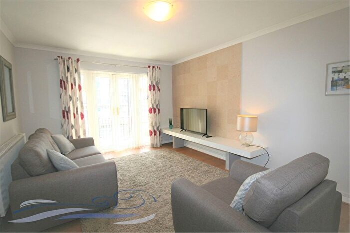 2 Bedroom Flat To Rent In Victoria Quay, Swansea, SA1