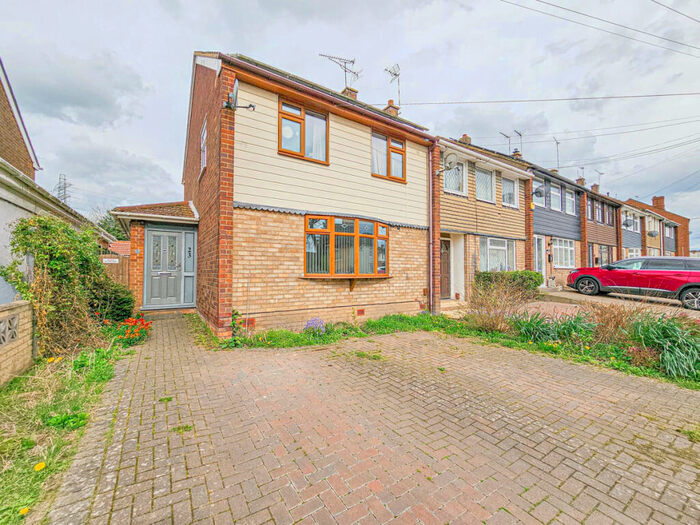3 Bedroom End Of Terrace House For Sale In Lentons Lane, Coventry, CV2