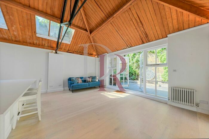 1 Bedroom Detached House To Rent In Amies Street, London, SW11