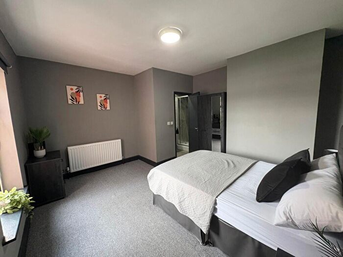 1 Bedroom House Of Multiple Occupation To Rent In Shobnall Street, Burton-On-Trent, Staffordshire, DE14