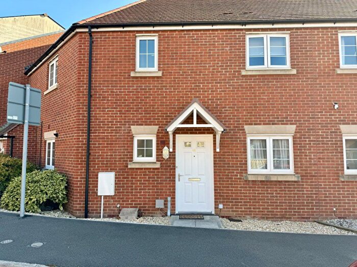 2 Bedroom Flat For Sale In Collingwood Road, Yeovil, Somerset, BA21