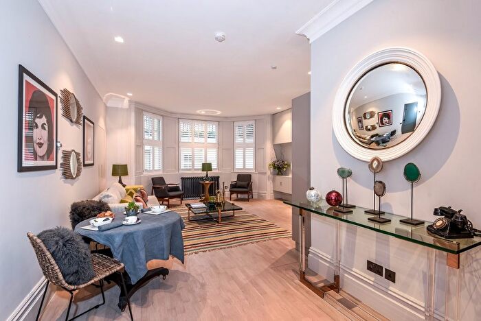 2 Bedroom Flat To Rent In Holland Park, London, W11