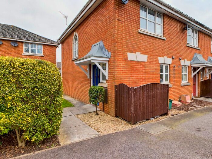 2 Bedroom End Of Terrace House To Rent In Hill Close, Emersons Green, Bristol, BS16