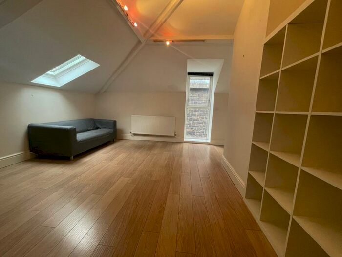 1 Bedroom Flat To Rent In Plasnewydd House, The Parade, Cardiff, CF24