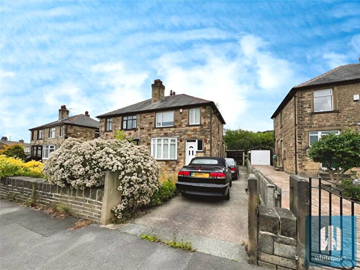 3 Bedroom Semi-Detached House For Sale In Cross Green Road, Dalton, Hudderfield, HD5