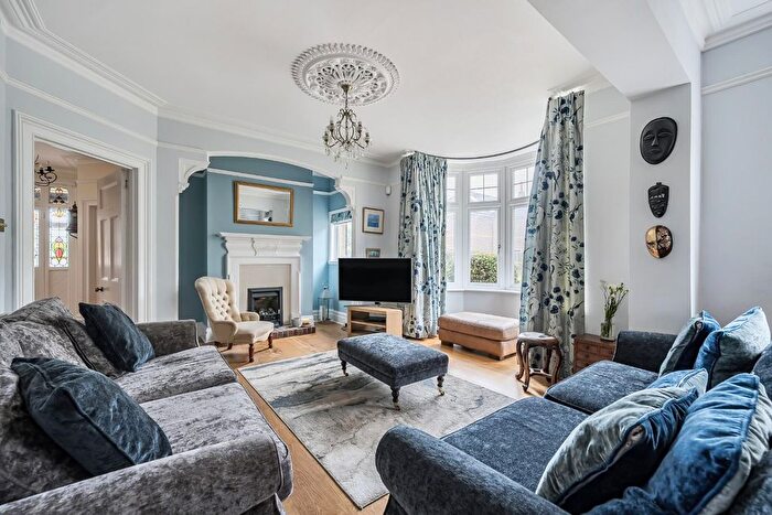 4 Bedroom Detached House For Sale In Second Avenue, Denvilles, PO9