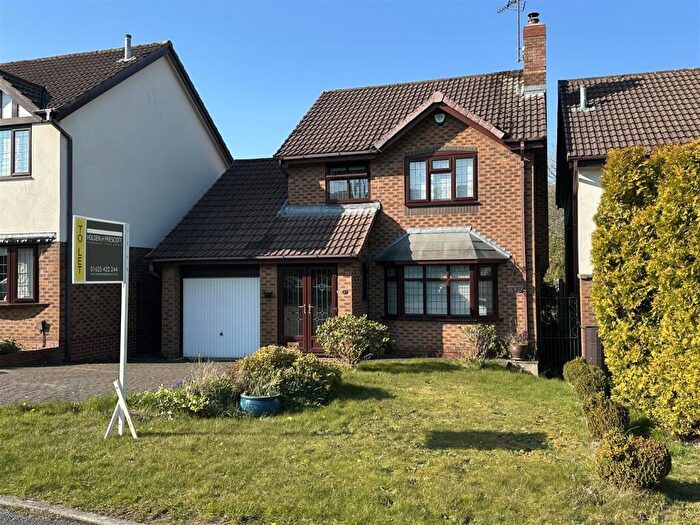 3 Bedroom Detached House To Rent In Thetford Close, Macclesfield, SK10