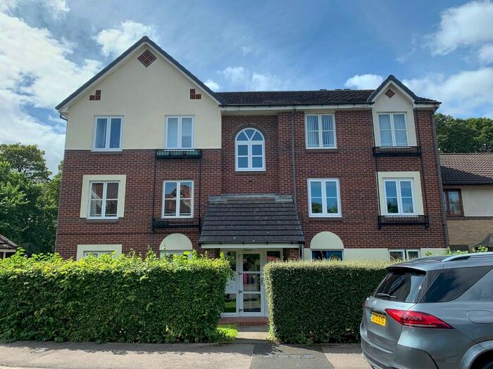 2 Bedroom Flat To Rent In Hazeldene Court, Tynemouth, North Shields, NE30