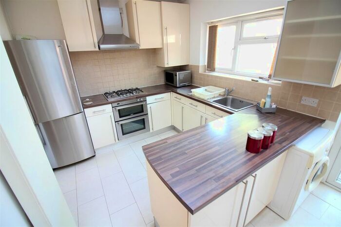 1 Bedroom Flat To Rent In Kingsbridge Crescent, Southall, UB1