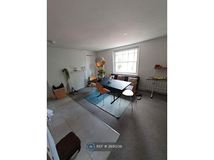 2 Bedroom Maisonette To Rent In London Road, Brighton, BN1