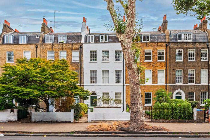 2 Bedroom Flat For Sale In Kennington, London, SE11