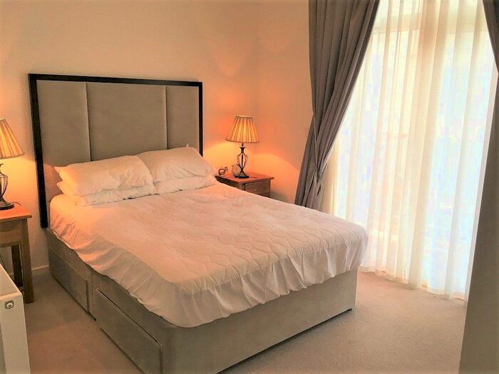 2 Bedroom Flat To Rent In Shanklin Court, Palmerston Road, Acton, W3