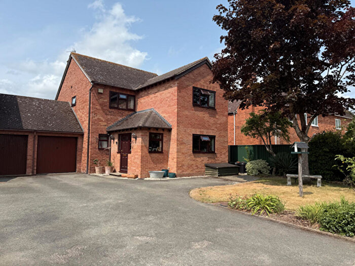 4 Bedroom Link Detached House For Sale In Link End Road, Corse Lawn, GL19