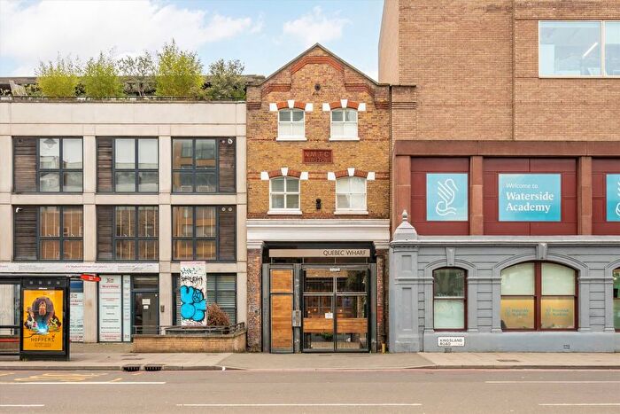 2 Bedroom Maisonette For Sale In Kingsland Road, Hackney, E8