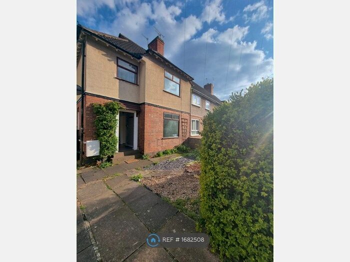 3 Bedroom Semi-Detached House To Rent In Waltham Avenue, Leicester, LE3