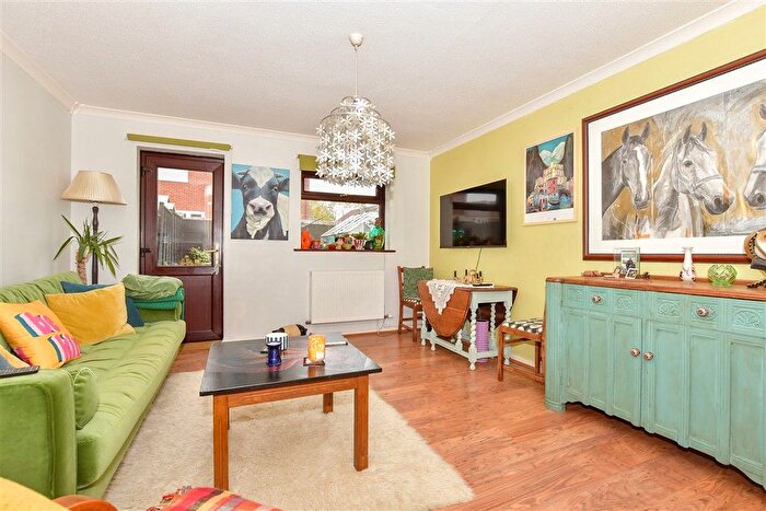 2 Bedroom End Of Terrace House For Sale In Alvington Manor View, Newport, Isle Of Wight, PO30