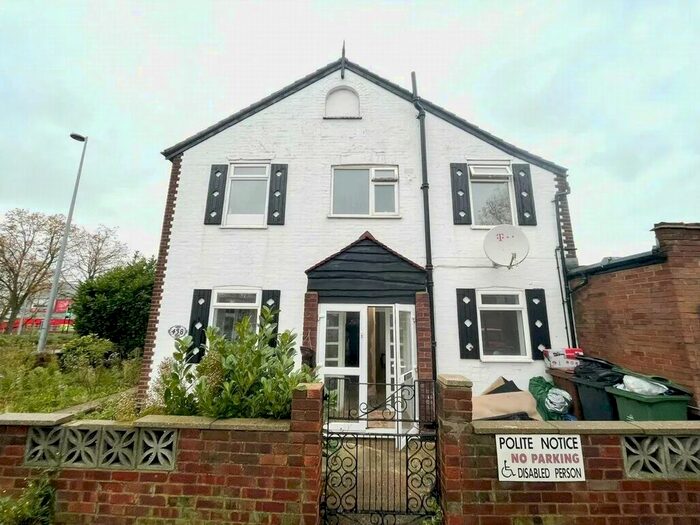 5 Bedroom Semi-Detached House To Rent In Larkshall Road, London E4