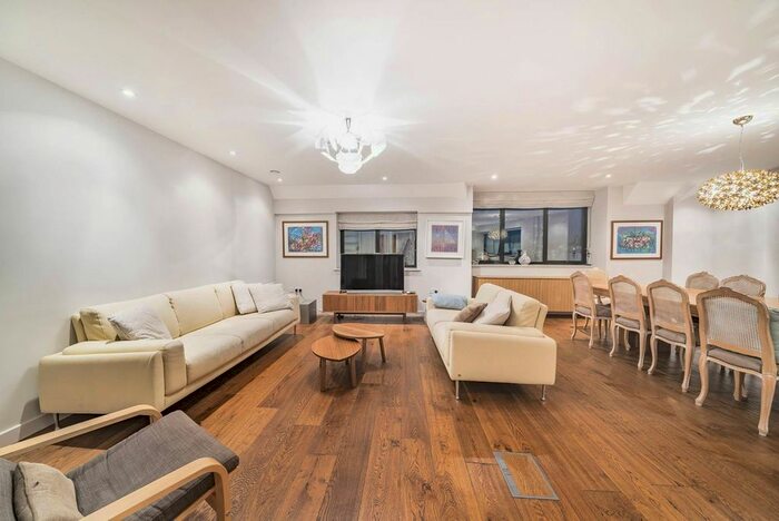 3 Bedroom Flat To Rent In Woodstock Road, Golders Green, London, NW11