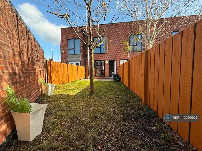 2 Bedroom Terraced House To Rent In Salford, Salford, M5