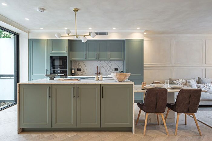 2 Bedroom Flat For Sale In Graham Road, London, E8