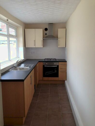 4 Bedroom Terraced House To Rent In Kenmare Road, Liverpool - Student Property /, L15