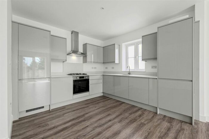 2 Bedroom Flat To Rent In Tudor Gardens, Kingsbury, London, NW9