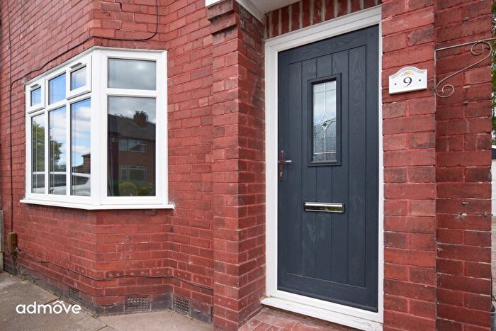 3 Bedroom Semi-Detached House To Rent In Beech Avenue, Thelwall, Warrington, WA4