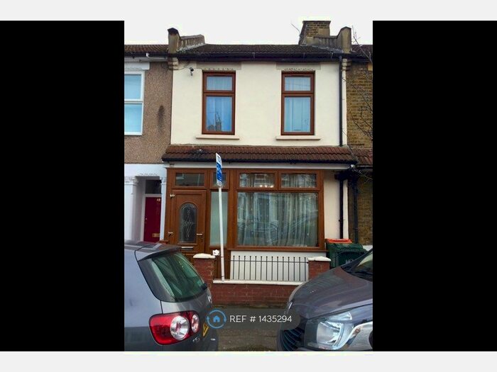 3 Bedroom Terraced House To Rent In Trevelyan Road, Stratford, E15