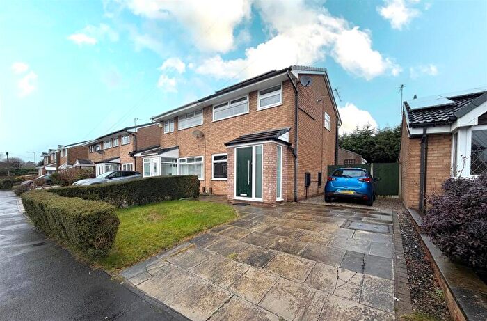 3 Bedroom Semi Detached House For Sale In Westhoughton, Bolton, BL5