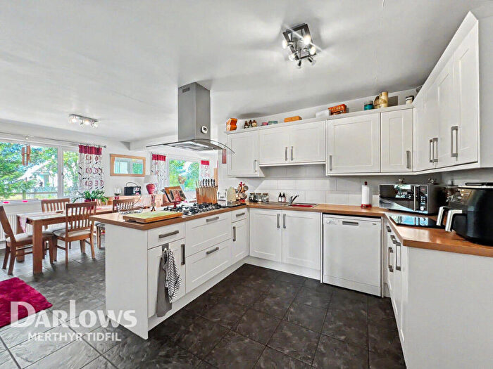 3 Bedroom Detached Bungalow For Sale In Coedmeyrick Close, Merthyr Tydfil, CF48