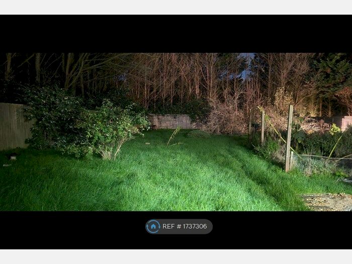 2 Bedroom Mobile/park Home To Rent In Newport Road, Freshwater, PO40