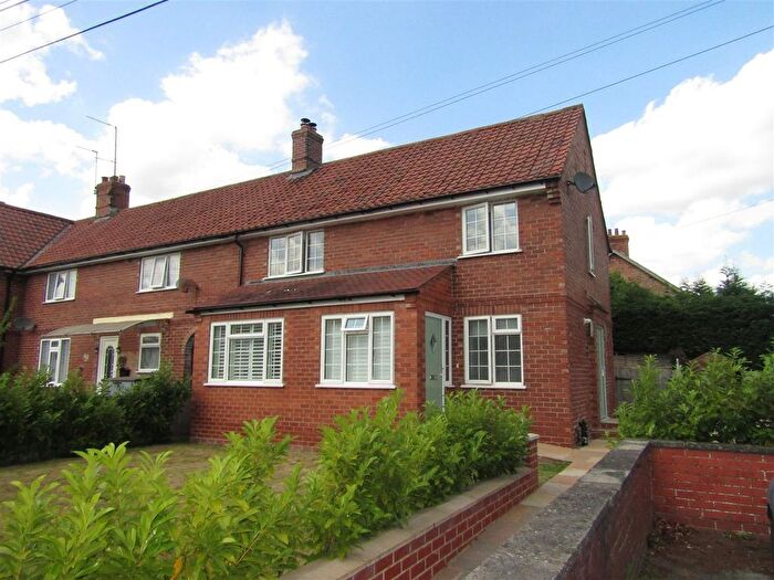4 Bedroom End Of Terrace House For Sale In The Close, Minskip, York, YO51